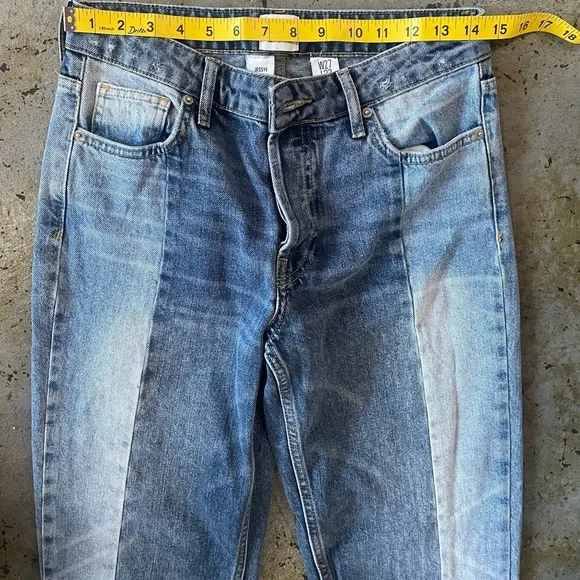 UO BDG Jessye Spliced Light/Dark Blue Straight Leg Raw Hem Jeans Size W27 L32 - Picture 4 of 6